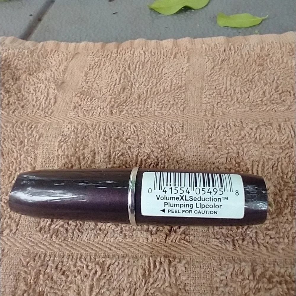 Volume xl seduction plumping lip color 640 tantali